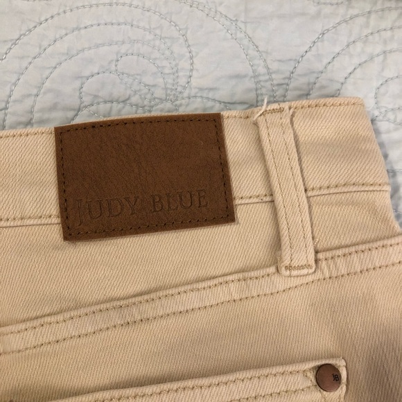 Judy Blue wide leg cropped jeans. Size 29. - Picture 4 of 11